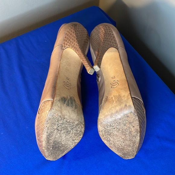 Charles David 5in leather heels - Picture 4 of 5